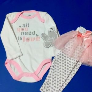 Bnwt: Baby outfit